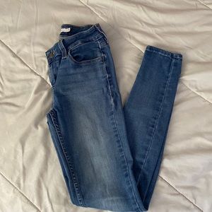 Womens Levi’s super skinny Jean